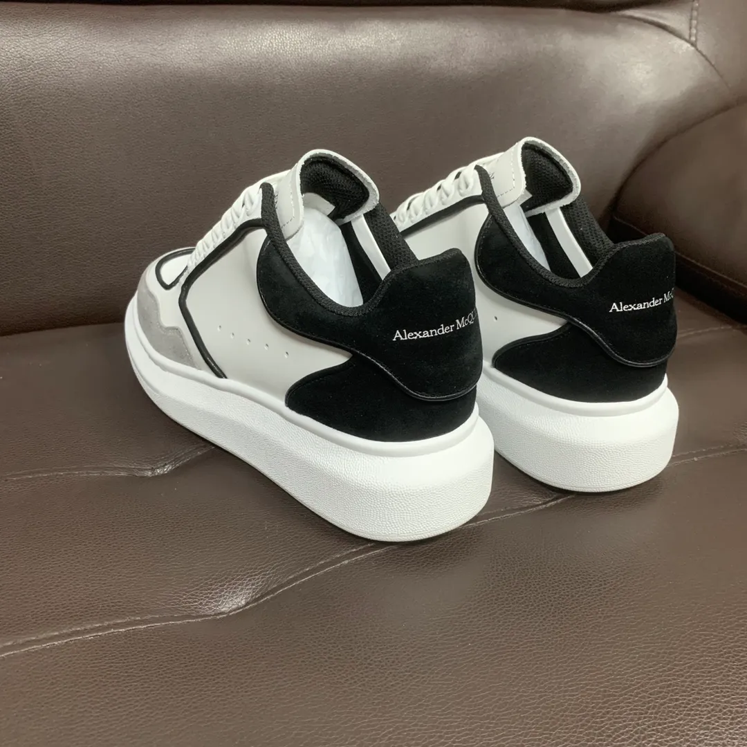 👟👟Ex-factory price 600👟👟 Professional McQueen factory. Top version. Couple style Alexander McQUEEN high version has been upgraded to the highest quality again✅ 💪McQueen Spring, Summer, Autumn and Winter top version Purchasing level✅ Recruiting nationwide online and offline agents to join🤝 🏆Fabric: Original materials imported from Italy. Texture, water-resistant and non-discoloring 🏆Inner lining: ️A-grade Italian imported lining resistant to dirt, sweat-absorbent, breathable and comfortable 🏆Foot pads: top-grade imported Italian super-soft cowhide leather 🏆Outsole: PU+counter 1:1 🏆Shoe box: original white box. Plus white flip cover for double-layer protection. Cloth bag. Handbag. Certificate of 1:1 mold opening, 4-piece set. Delivered with a pair of shoelaces. 🖕🏿🖕🏿🖕🏿 You can choose any pair of shoelaces in any color of our factory 🏆Code number: women's 34-41. men's 38-46 🏆Special remarks (women's code 34.40.41, men's code 38.45.46 is customized, no returns or exchanges) Win-win cooperation 🤝
